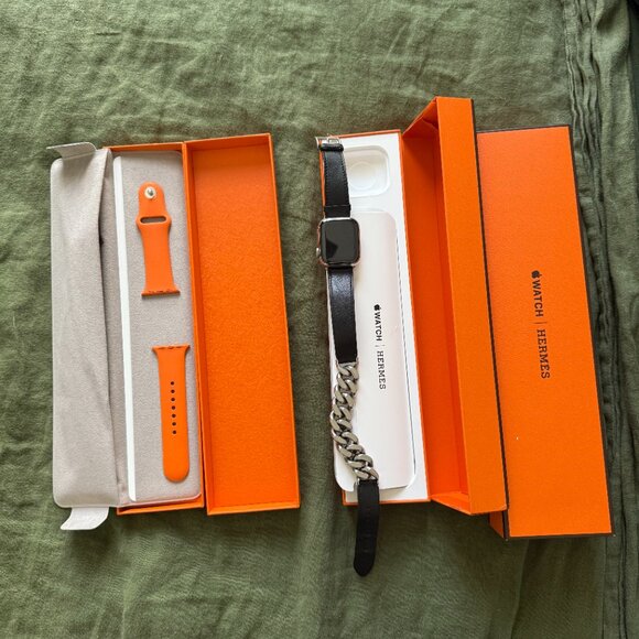 APPLE WATCH HERMÈS SERIES 8 Noir Swift Leather Gourmette Metal Double Tour - Picture 3 of 16